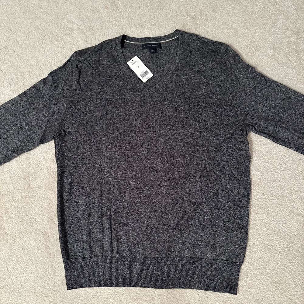 NWT Banana Republic V-Neck Sweater
